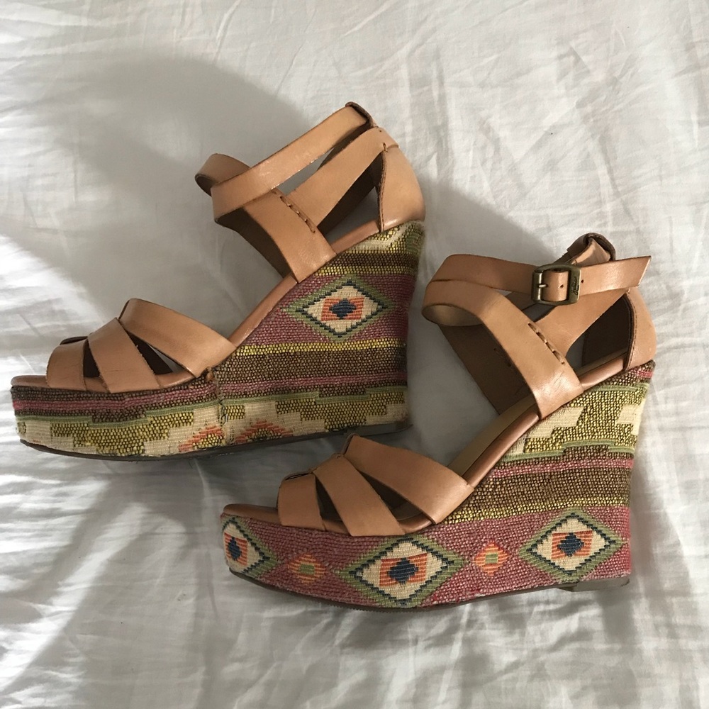 Zodiac USA Quiz wedge leather heel shoe tribal 7.5